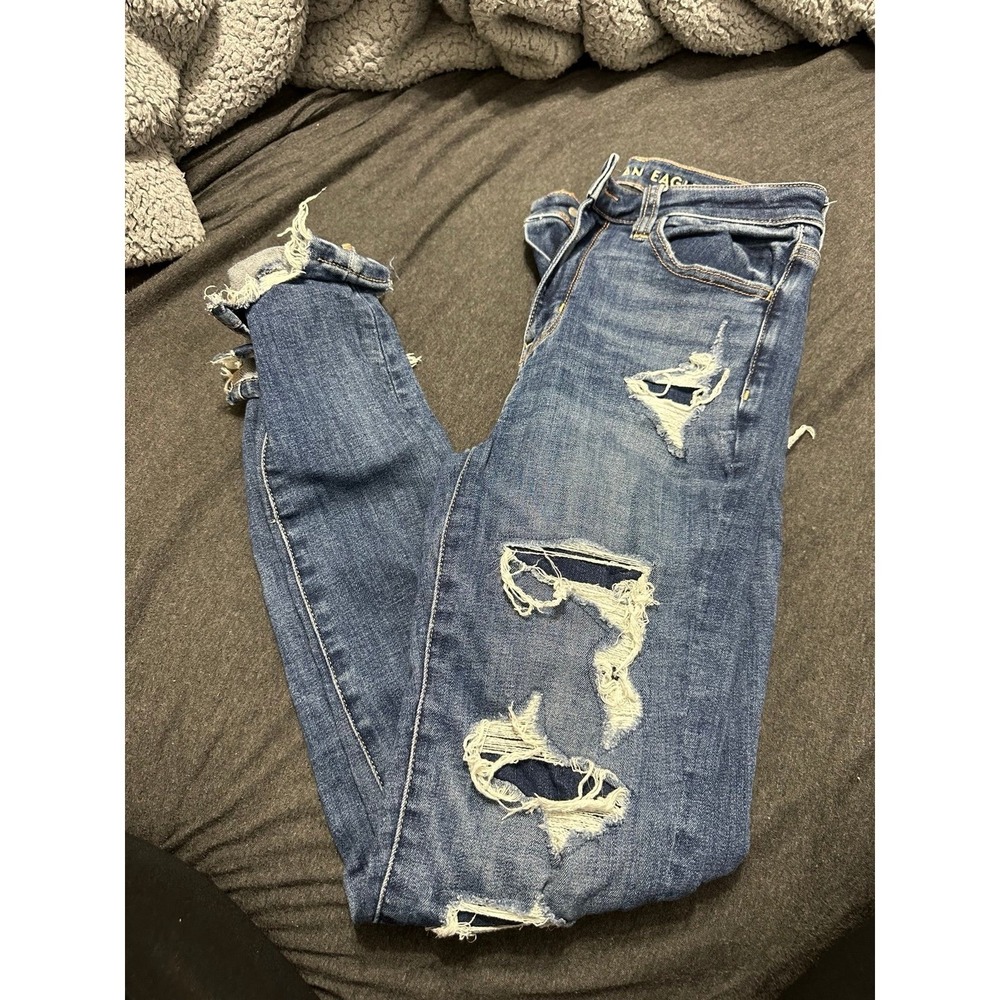 American Eagle Skinny Jeans Women’s Size 2 Light Wash Distressed Stretch Denim